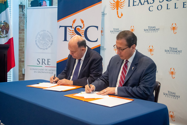 General Consul Juan Carlos CuÃ© Vega of the Mexican Consulate in Brownsville and Texas Southmost College (TSC) President JesÃºs Roberto RodrÃ­guez, Ph.D., sign an Amendment to a Memorandum of Understanding on June 6, 2018 at the Gorgas Hall Board Room between TSC and the Mexican Consulate in Brownsville. During the signing ceremony, the Mexican Consulate awarded $10,000 for TSC students that are Mexican nationals or of Mexican origin.