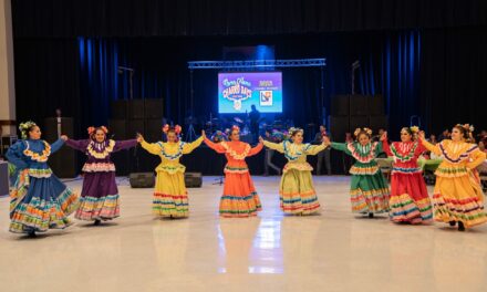 TSC Trustees, President celebrate Noche Mexicana