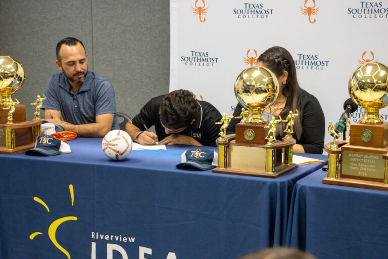 IDEA Riverview Soccer Signings
