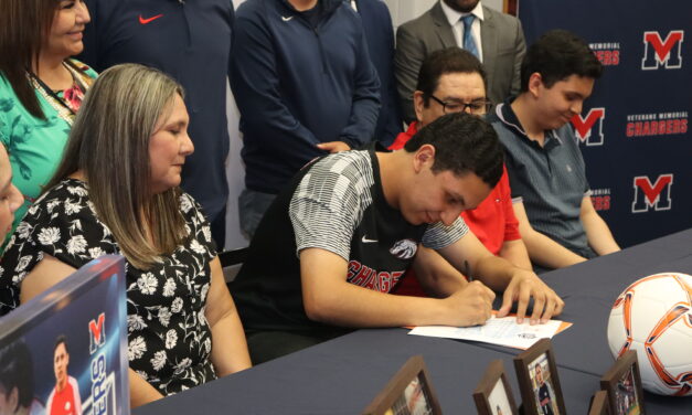 Photos: Bryan Cobos – Veterans Memorial Early College Signing