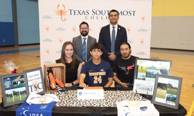 Photos: Jesus Gomez – IDEA Toros Signing