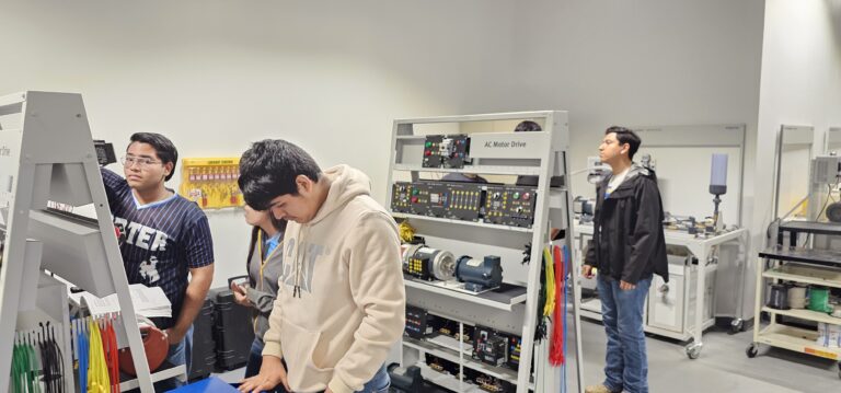 Texas Southmost College was proud to welcome students from Porter Early College High School to the IMMT 2025 Minicamp, held on March 24, 25, 26, 31, and April 1–2.
