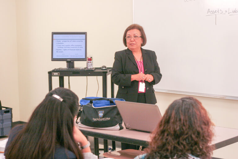 Former TSC Tax Accounting Technology Program Coordinator Maggie Solis instructing students.